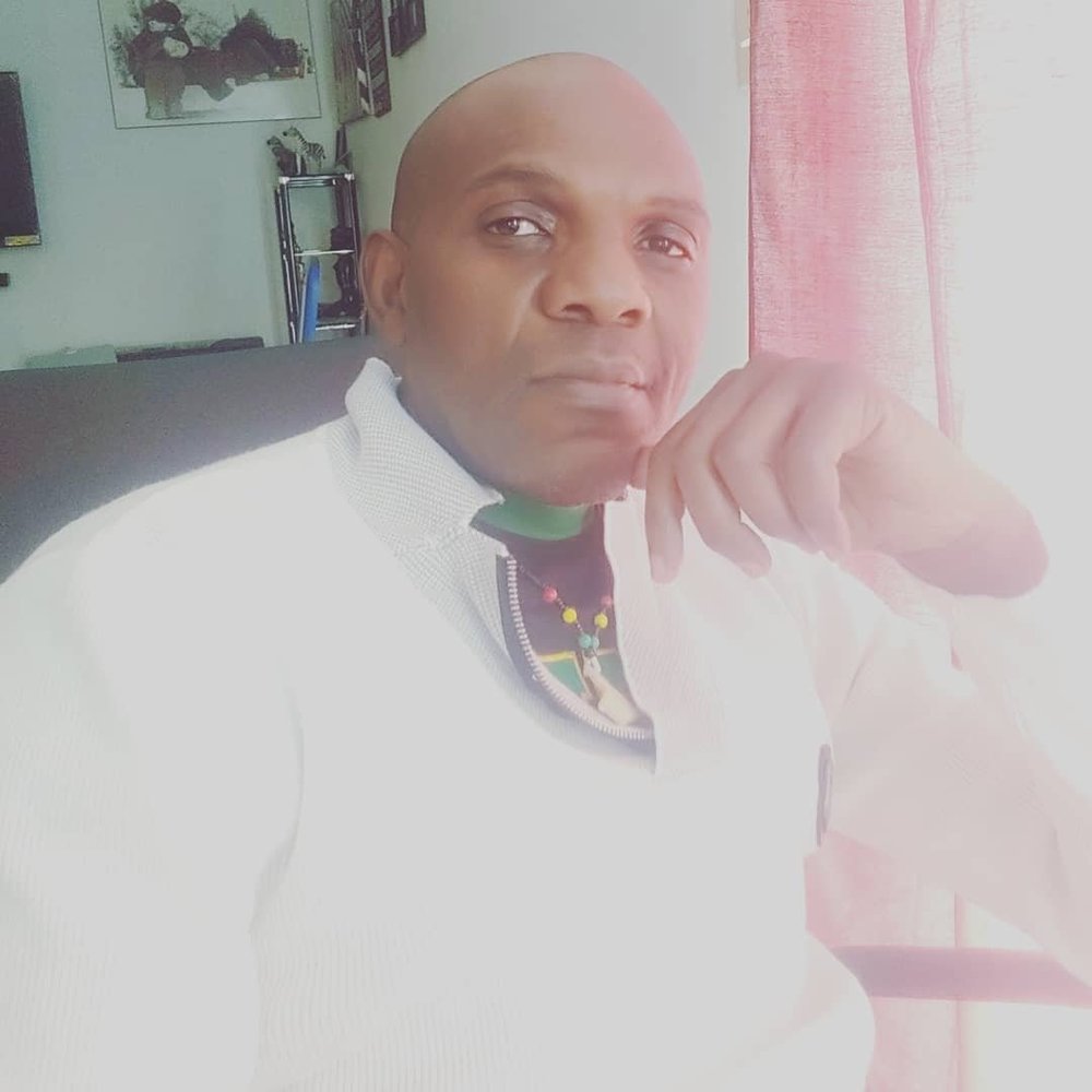 Meet your Posher, Dee